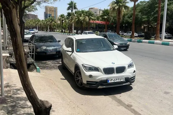 بی ام و X1