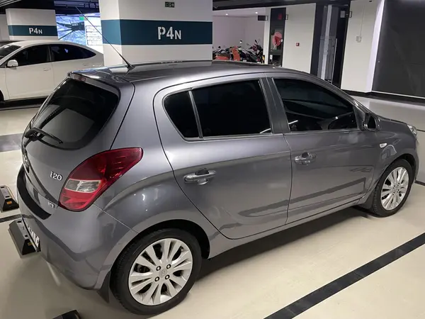 عکس هیوندای i20