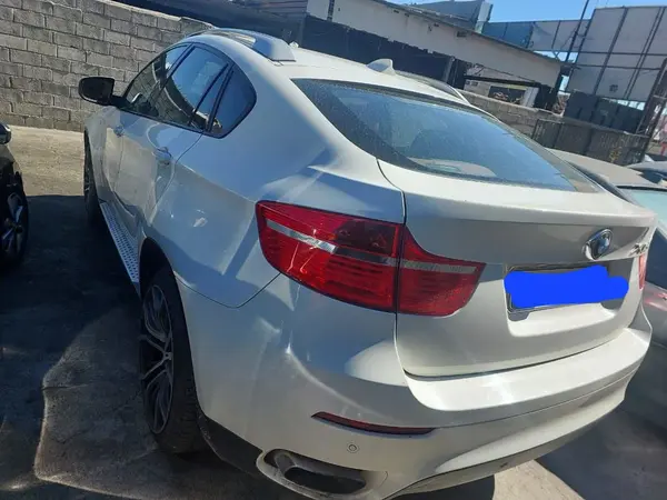 بی ام و X6