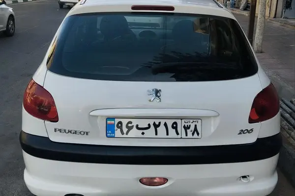 پژو 206