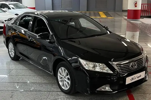 عکس تویوتا کمری