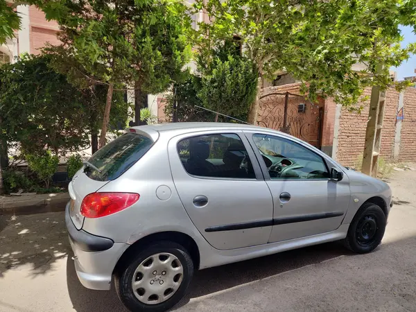 پژو 206