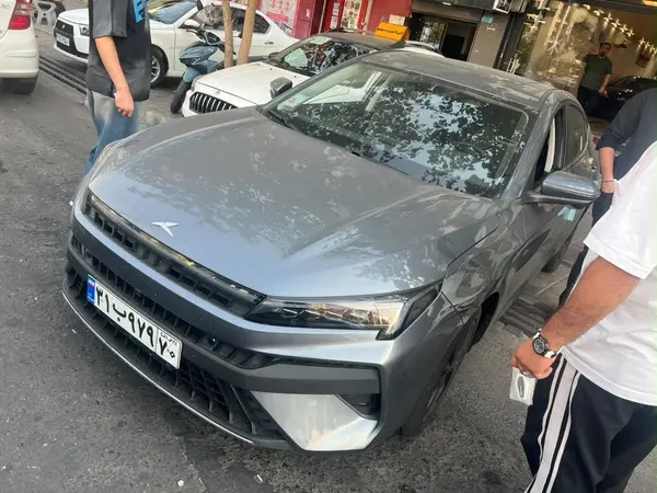 کی ام سی J7