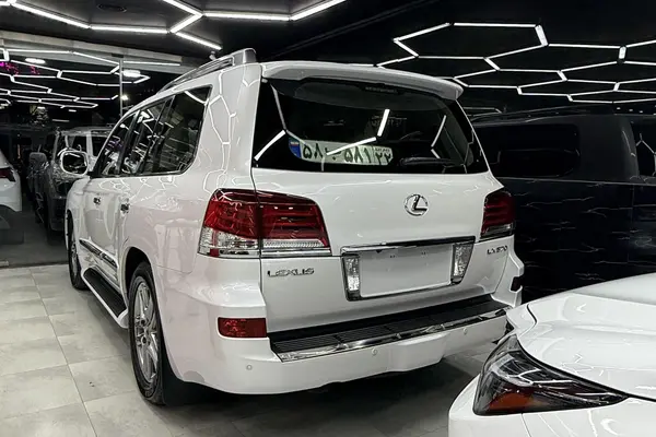 لکسوس LX