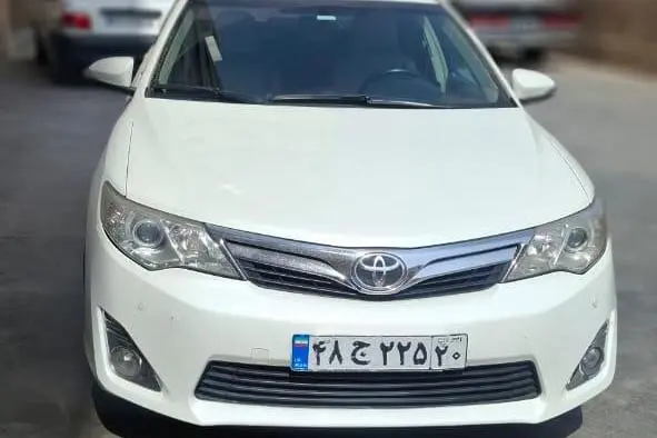 عکس تویوتا کمری