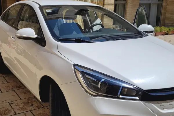 ام وی ام آریزو 5ev
