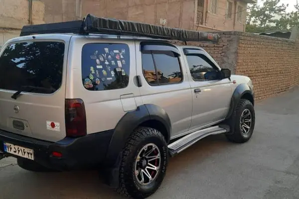 عکس نیسان رونیز