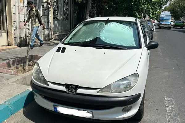 پژو 206
