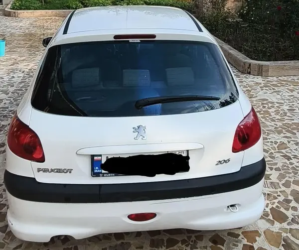 پژو 206