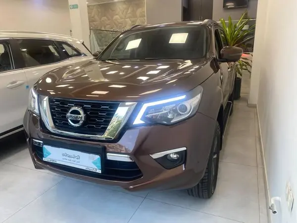 عکس نیسان ترا