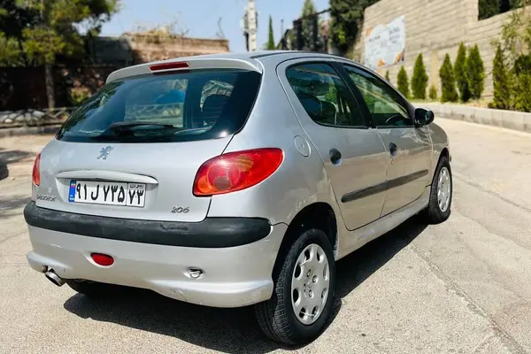 پژو 206
