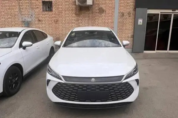 عکس بی وای دی چین پلاس DMi