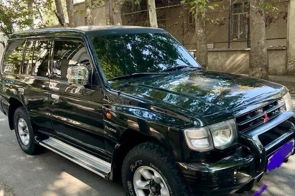 میتسوبیشی پاجرو چهار در