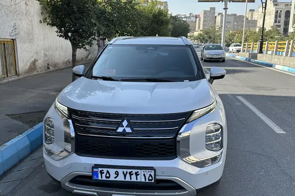 میتسوبیشی اوتلندر
