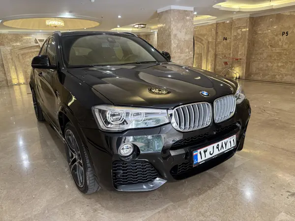 بی ام و X4