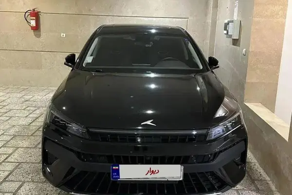 کی ام سی J7