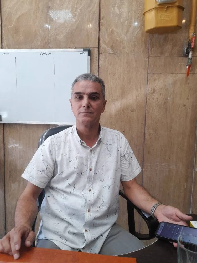 مدیر نمایشگاه اتو کریمی
