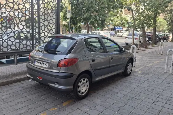 پژو 206