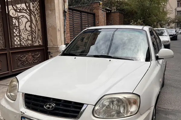 هیوندای ورنا