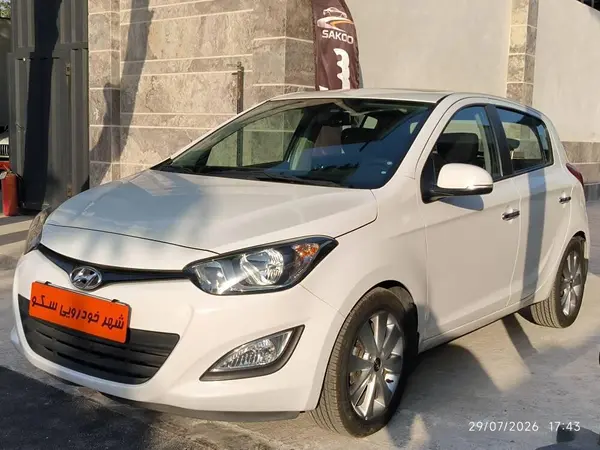 هیوندای i20