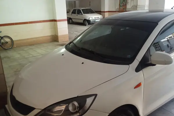 ام وی ام 315هاچ بک