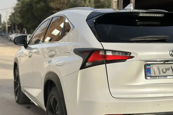 عکس لکسوس NX هیبرید
