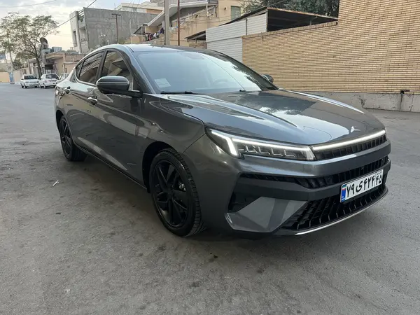 کی ام سی J7