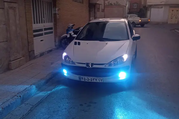 پژو 206