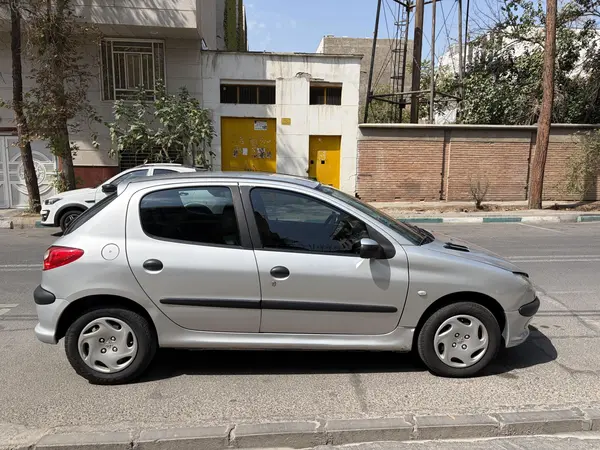 پژو 206