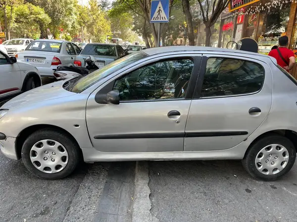 پژو 206