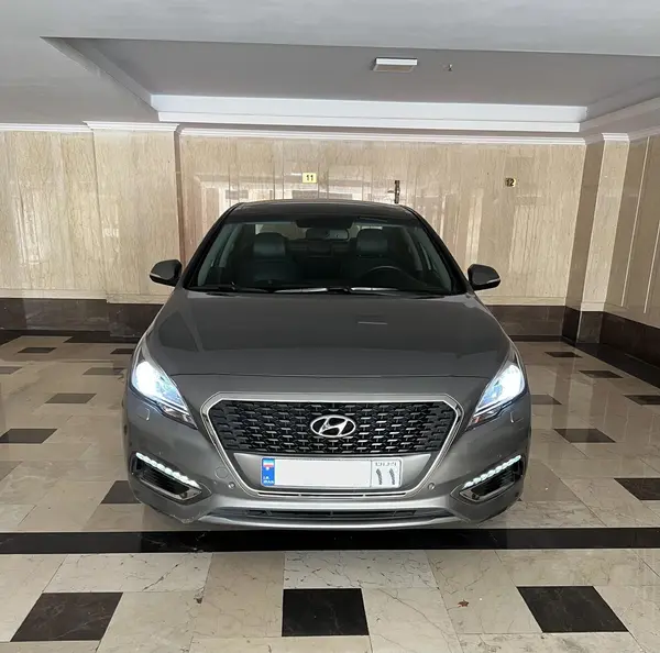عکس هیوندای سوناتا هیبرید