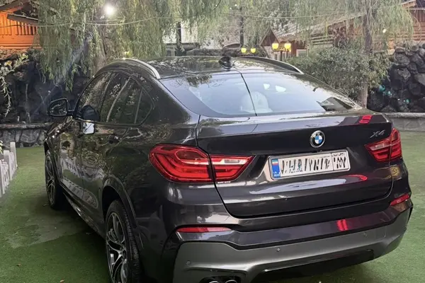 بی ام و X4