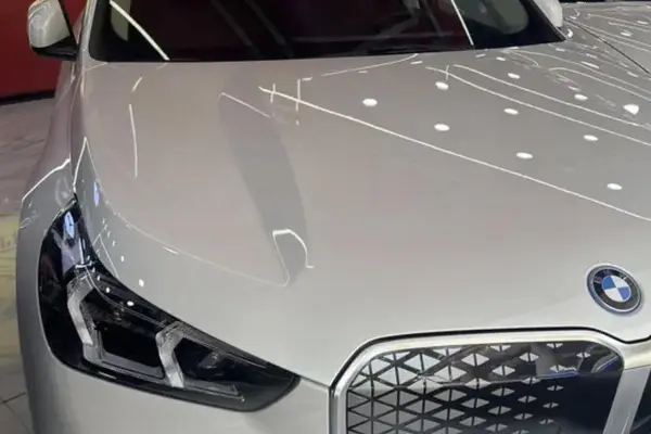 عکس بی ام و iX1
