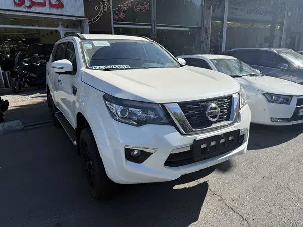 عکس نیسان ترا