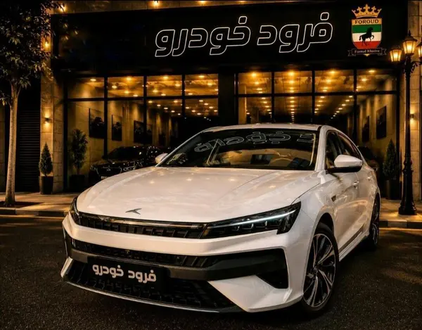 کی ام سی J7