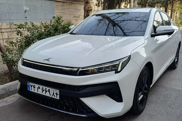 کی ام سی J7