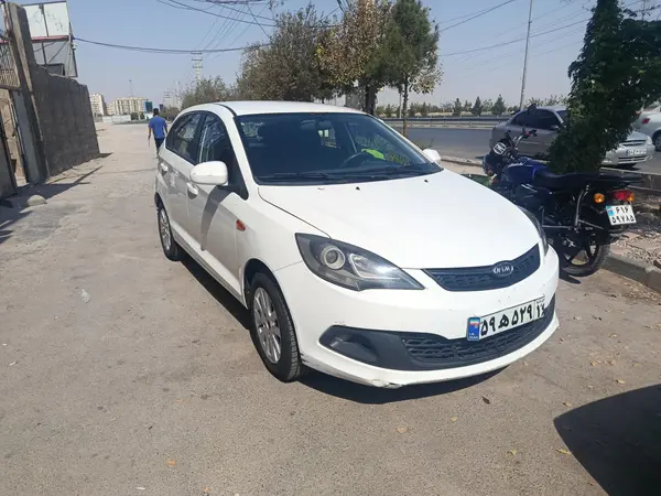 ام وی ام 315هاچ بک