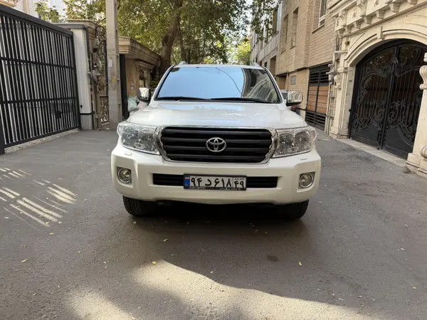 تویوتا لندکروز چهار در
