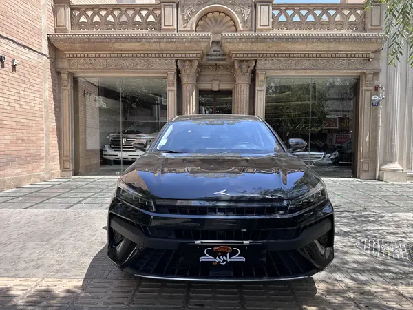 عکس کی ام سی J7