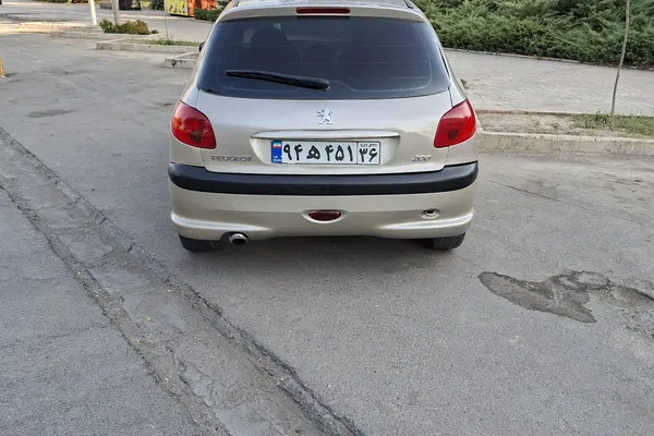 پژو 206