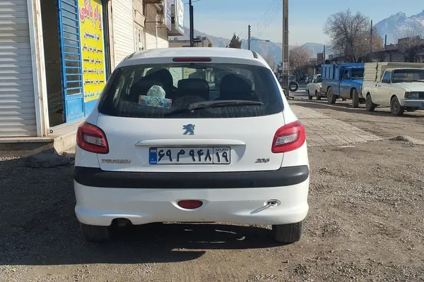 پژو 206