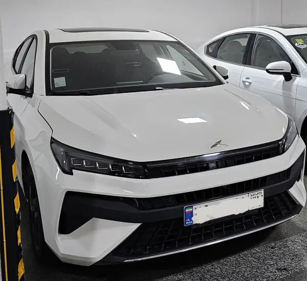 کی ام سی J7
