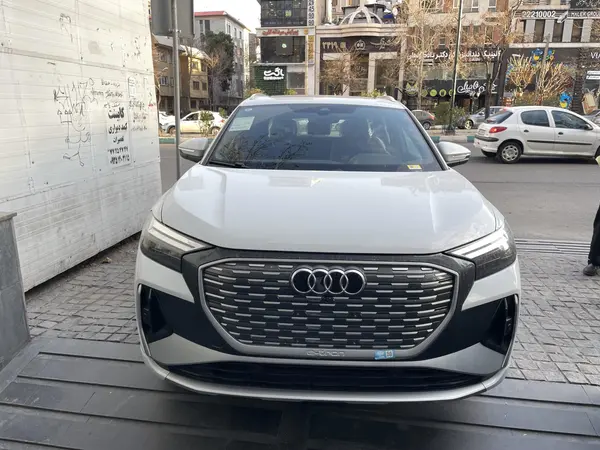 آئودی Q4 e-tron