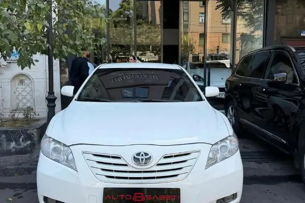 عکس تویوتا کمری