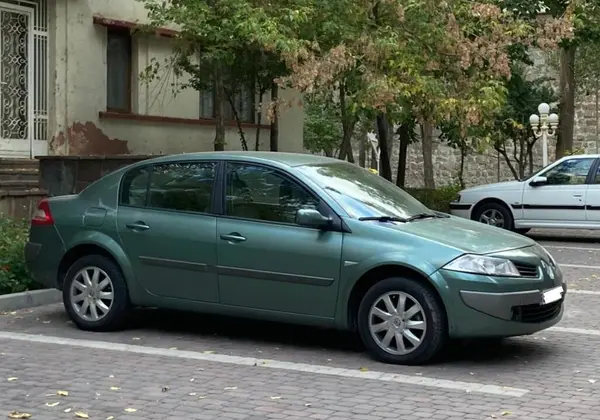 رنو مگان (مونتاژ)