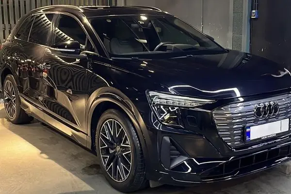 عکس آئودی Q5 e-tron