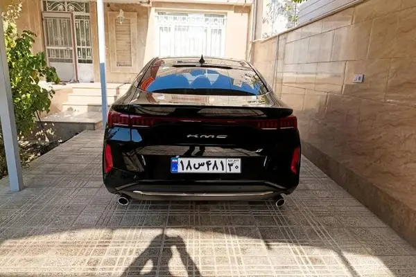 کی ام سی J7