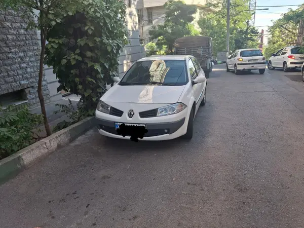 رنو مگان (مونتاژ)
