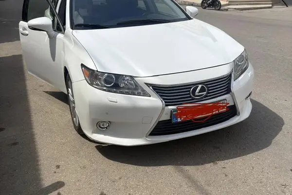 لکسوس ES