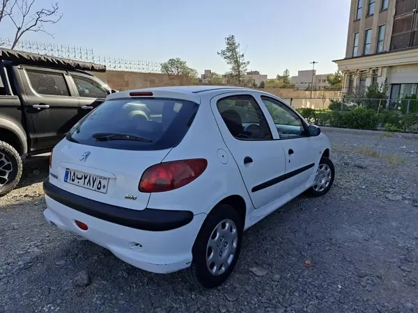 پژو 206